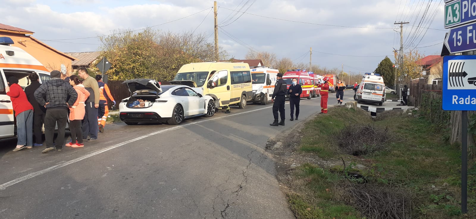 Foto Microbuz Colar Cu Elevi Implicat Ntr Un Accident Rutier