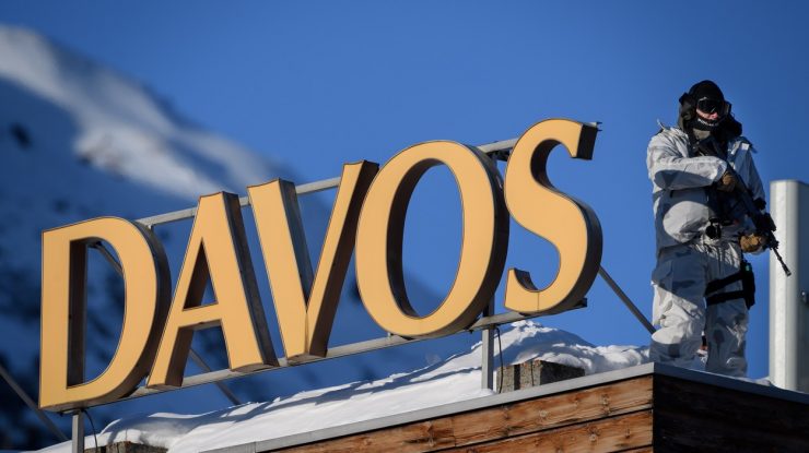 Cum ar fi încercat doi ruși să spioneze la Davos, deghizați în instalatori. Reacţia Moscovei