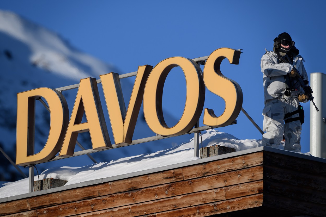 Cum ar fi încercat doi ruși să spioneze la Davos, deghizați în instalatori. Reacţia Moscovei