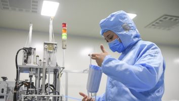 Studentul din Bacău, suspect de coronavirus, va fi transferat la București