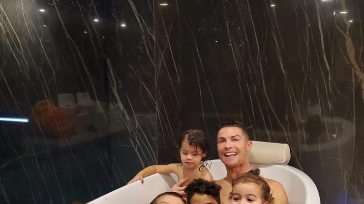 Cristiano Ronaldo Alana Martina dos Santos Aveiro, Eva Maria Dos Santos, Cristiano Ronaldo Jr., Mateo Ronaldo