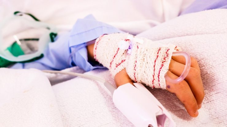 copil, patul de spital