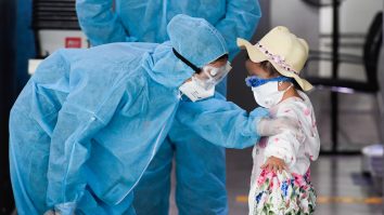 Bilanțul deceselor provocate de coronavirus a ajuns la 1.357. Peste 60.000 de infecții.  VIDEO