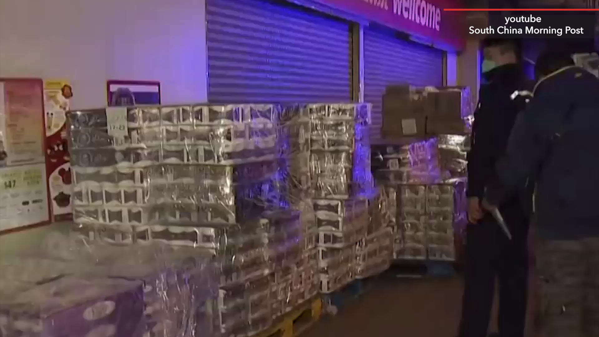 3 bărbați înarmați au furat dintr-un magazin din Hong-Kong 600 de role de hârtie igienică. VIDEO
