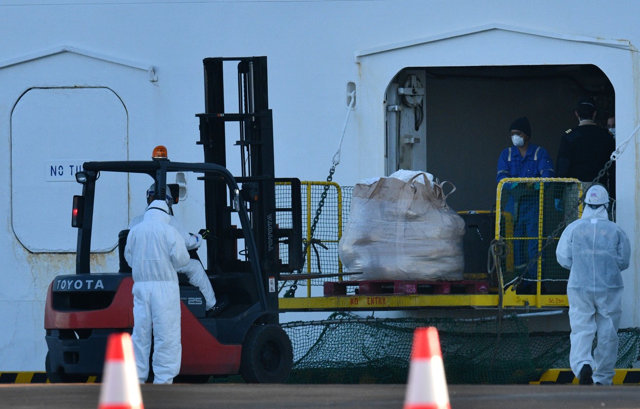 Primul român infectat cu coronavirus. Se afla pe o navă de croazieră și a fost dus la un spital din Japonia