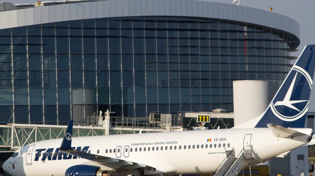 avion tarom