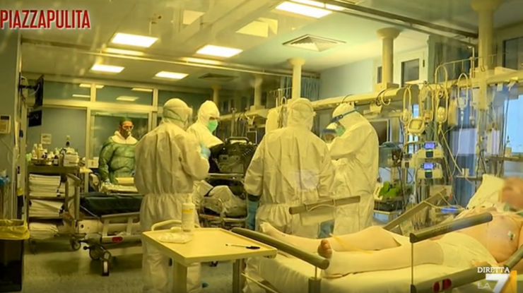Imagini tulburătoare într-un spital din Italia cu pacienți infectați cu coronavirus. De ce o parte din bolnavi sunt așezați pe abdomen