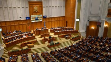 Legea care permite căsătoriile în spații publice, precum parcuri și muzee, a trecut de Parlament