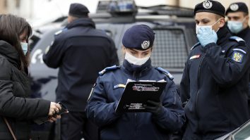 USR şi PLUS, contra măsurilor din starea de alertă: Drepturile tale ar putea fi îngrădite