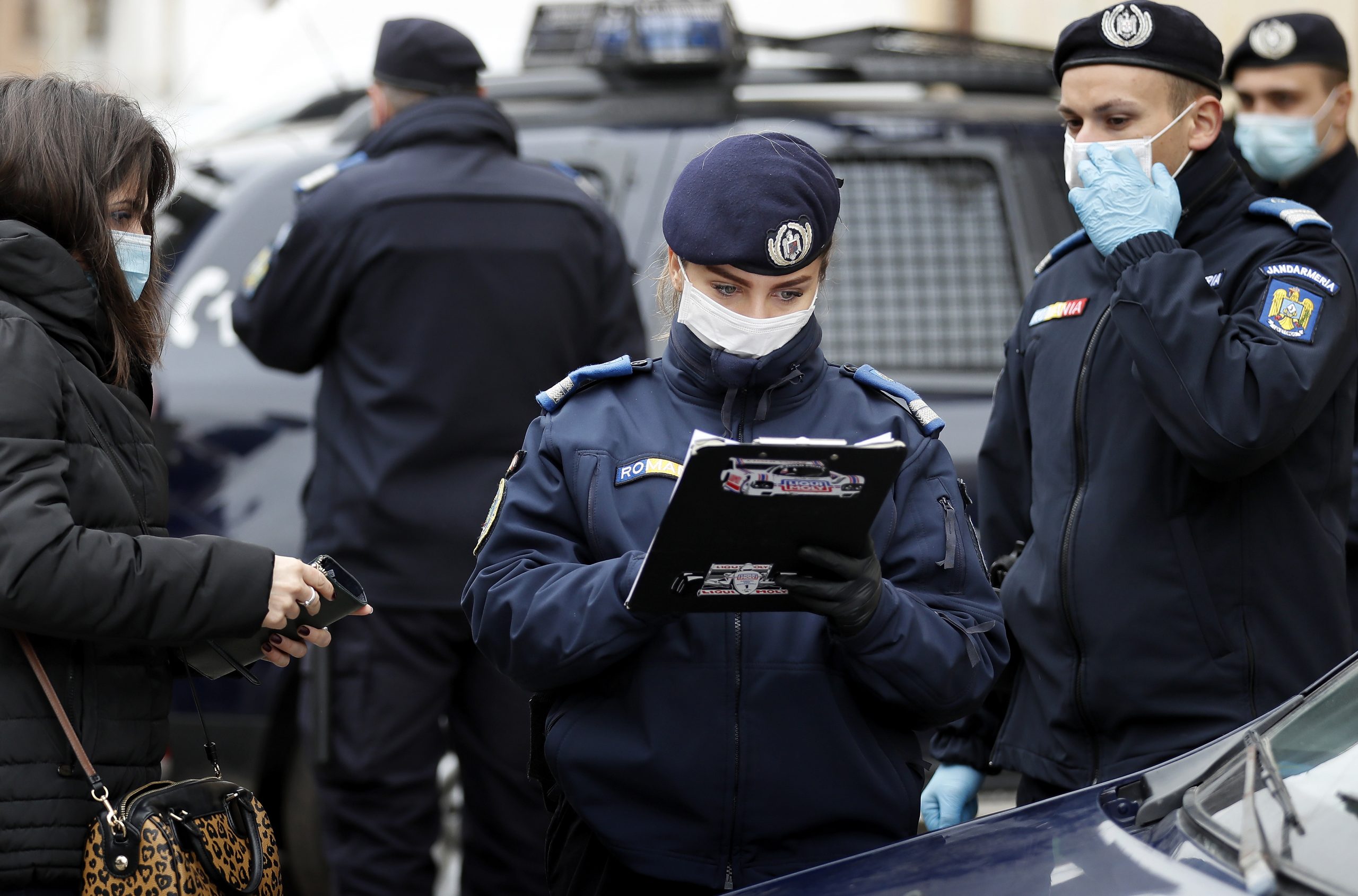 USR şi PLUS, contra măsurilor din starea de alertă: Drepturile tale ar putea fi îngrădite