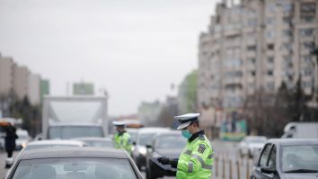 Pe 15 mai restricţiile se ridică şi nu prea. Iohannis spune că nu vei putea ieși din oraș însă Orban îți dă speranțe