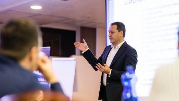 Românii întorși acasă ar putea reporni economia țării. Viziunea antreprenorului Marius Ghenea