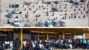 Aeroportul din Cluj, ieri și azi. Cum au fost convinși oamenii să nu se mai îmbulzească. Unii au povești impresionante
