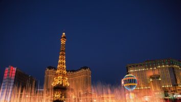 Jocul de noroc al primarului din Las Vegas cu pandemia: Vrea să redeschidă cazinourile