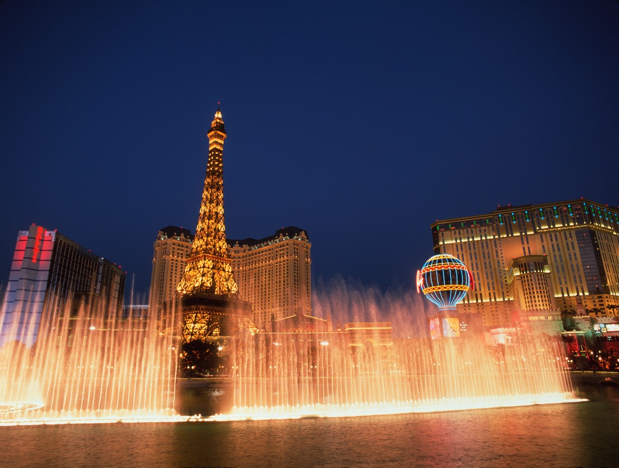 Jocul de noroc al primarului din Las Vegas cu pandemia: Vrea să redeschidă cazinourile