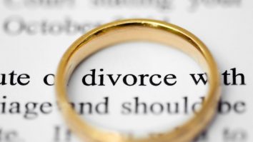 Românii consideră divorțul cel mai stresant eveniment posibil. Pierderea locului de muncă e pe locul opt