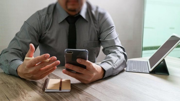 Planul de relansare: Granturi de 25.000 de euro pentru firme care angajează tineri