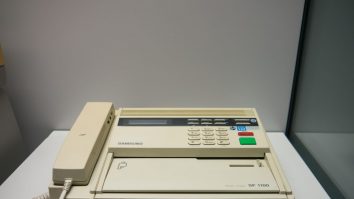 România, 2020. Un caz mortal de COVID-19 a fost raportat după câteva zile pentru că nu mergea faxul