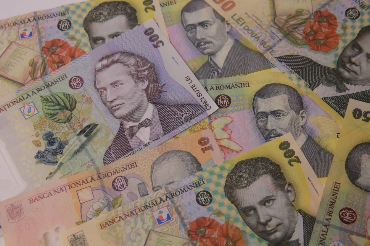 Guvernul ar putea plăti parțial salariul angajaților care revin din șomaj tehnic