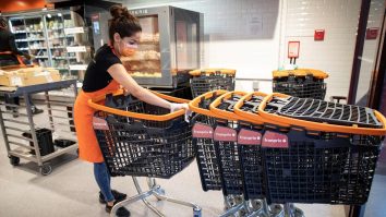 “Șanse extrem de mici să iei COVID-19 când mergi la cumpărături”. Un expert german distruge teoria potrivit căreia coronavirusul rezistă pe suprafețe