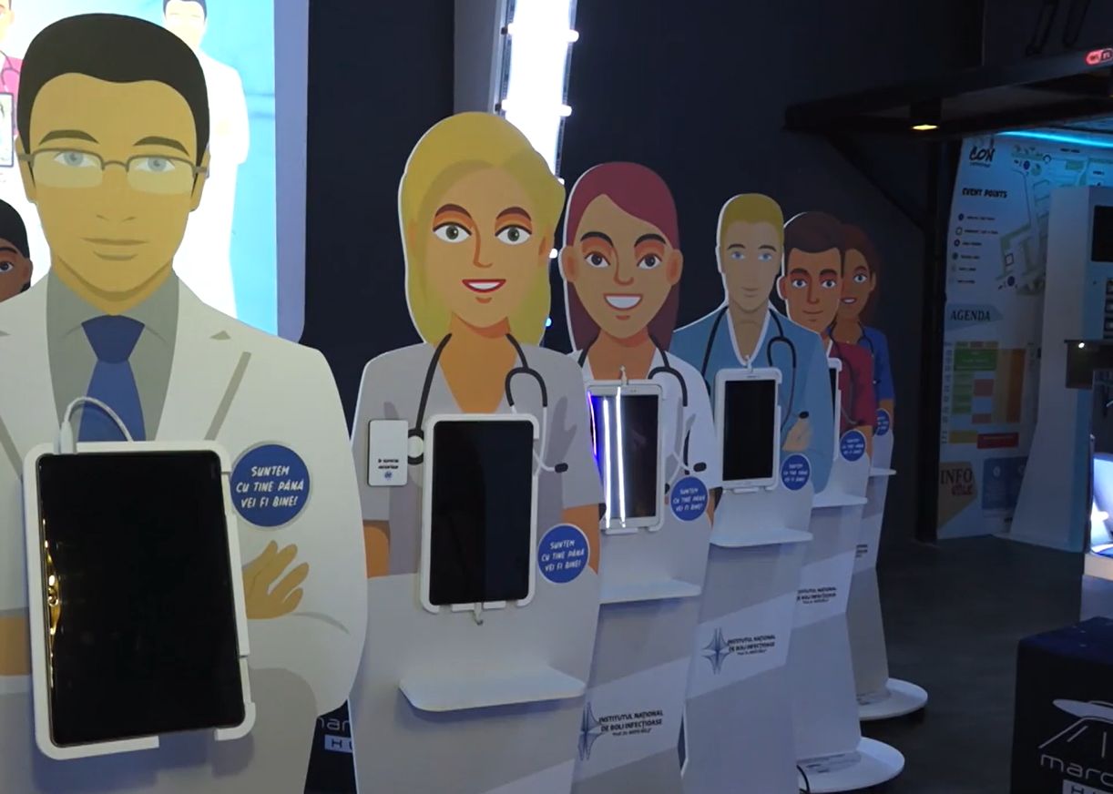 Prima echipă românească de „infirmiere” care nu se infectează şi nu obosesc îi ajută pe medicii de la Matei Balş