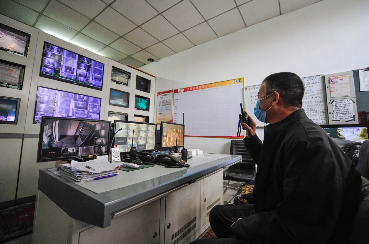 Amendă de 3.500 de dolari pentru un bărbat care a încălcat regulile carantinei vreme de opt secunde