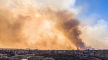 Rusia și Ucraina se contrazic în privința incendiului de la Cernobîl. “Azi, românii nu au de ce să-și facă griji”, spune ministrul Mediului