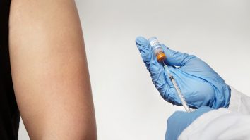 Britanicii încep testarea unui posibil vaccin anti-Covid. Metoda folosită de cercetători