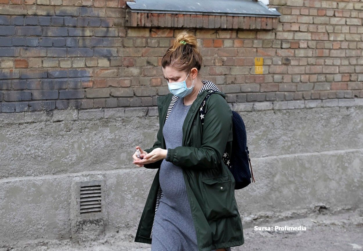 Femeile însărcinate sunt mai vulnerabile în fața coronavirusului. Vestea bună  e că boala nu se transmite copilului