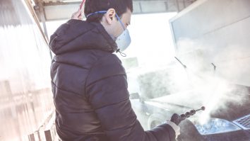 Acum poţi să îţi repari maşina stând acasă. Service-urile auto au pus la dispoziţie un nou serviciu: ”home delivery”