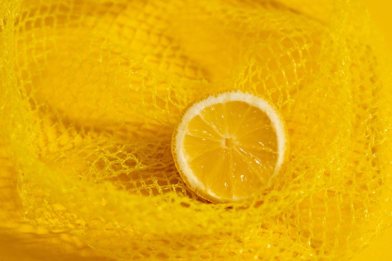 Experiența acră de tot pentru un român care a vrut să facă rost de o lămâie, în plină noapte. Acum are de plătit 16.000 de lei