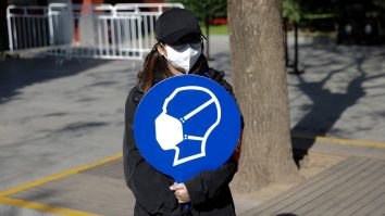 „Chipul coronavirusului” – O studentă din Hong Kong, ocolită de italieni: „Toți se uită lung la mine”