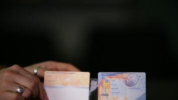 Schimbări în sistemul medical: folosirea cardului de sănătate se suspendă, iar rețetele vor fi eliberate în avans pentru 3 luni de tratament