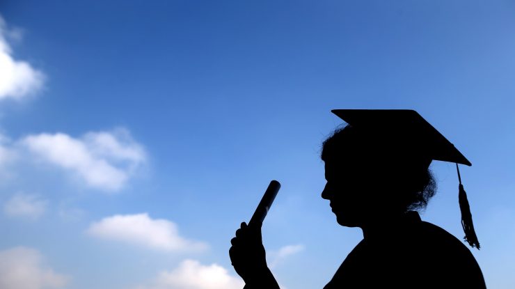 Epidemia elimină birocrația. Elevii se pot înscrie online la facultate