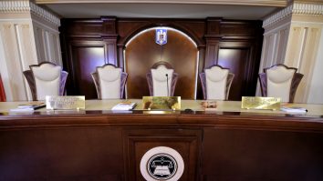 Ordonanţa de urgenţă privind starea de alertă este constituţională