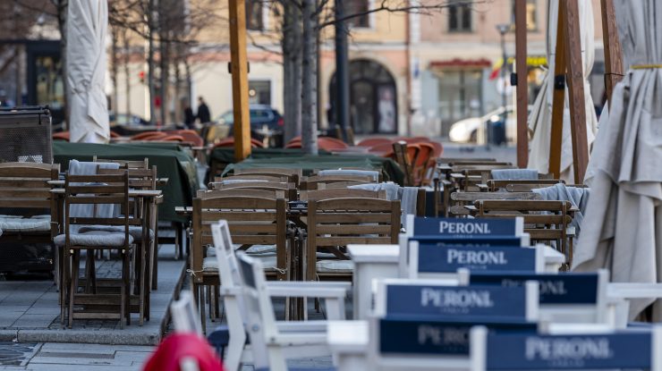 Redeschiderea teraselor: Prin ce se diferenţiază triajul epidemiologic de cel observațional