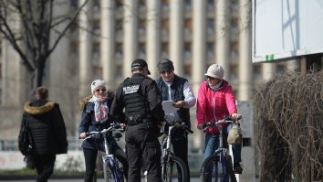 Ce păţeşti dacă nu porţi mască? Amenzile lipsesc din actele normative de joi noapte