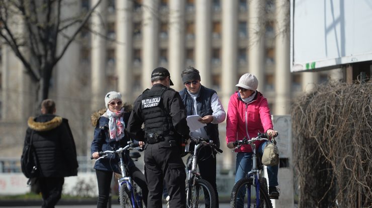 Ce păţeşti dacă nu porţi mască? Amenzile lipsesc din actele normative de joi noapte