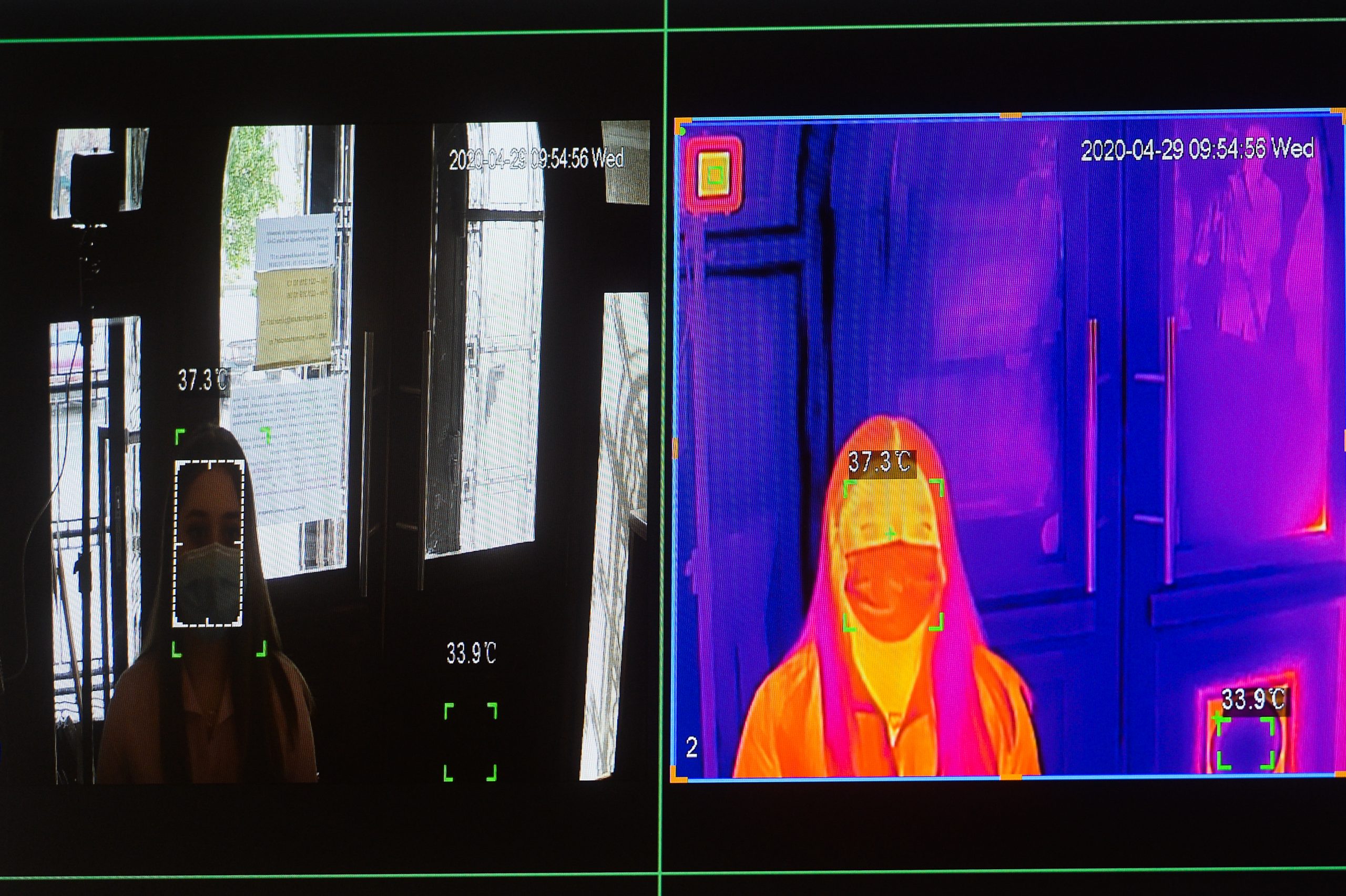 Detectoarele de metale sunt istorie. Termoscanerele te vor întâmpina la uşa şcolilor şi a grădiniţelor