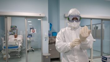 Un asistent din linia întâi a fost găsit mort în maşina personală. O supradoză ar fi cauza