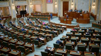 Impozitarea pensiilor speciale cu 85%, votată de Camera Deputaților. Va merge la Klaus Iohannis pentru promulgare. „Suntem cu conștiința împăcată”