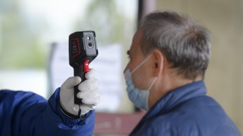 Mesajul lui Arafat pentru românii care se plâng că li se ia temperatura în magazine