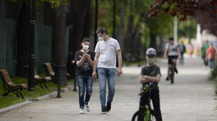 Paradox: România are mai mulţi tineri decât vârstnici, dar pensionarii îi depăşesc pe salariaţi