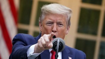 Donald Trump anunţă că Statele Unite încheie relaţia cu OMS