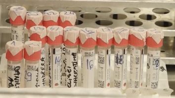 „Cocktail-ul” de anticorpi monoclonali  eșuează împotriva noilor tulpini de coronavirus