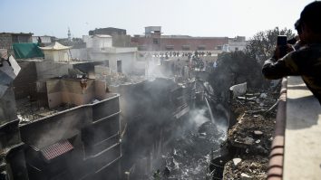 Mărturia șocantă a unuia dintre cei doi supraviețuitori ai accidentului aviatic din Pakistan. „Avionul zbura lin”