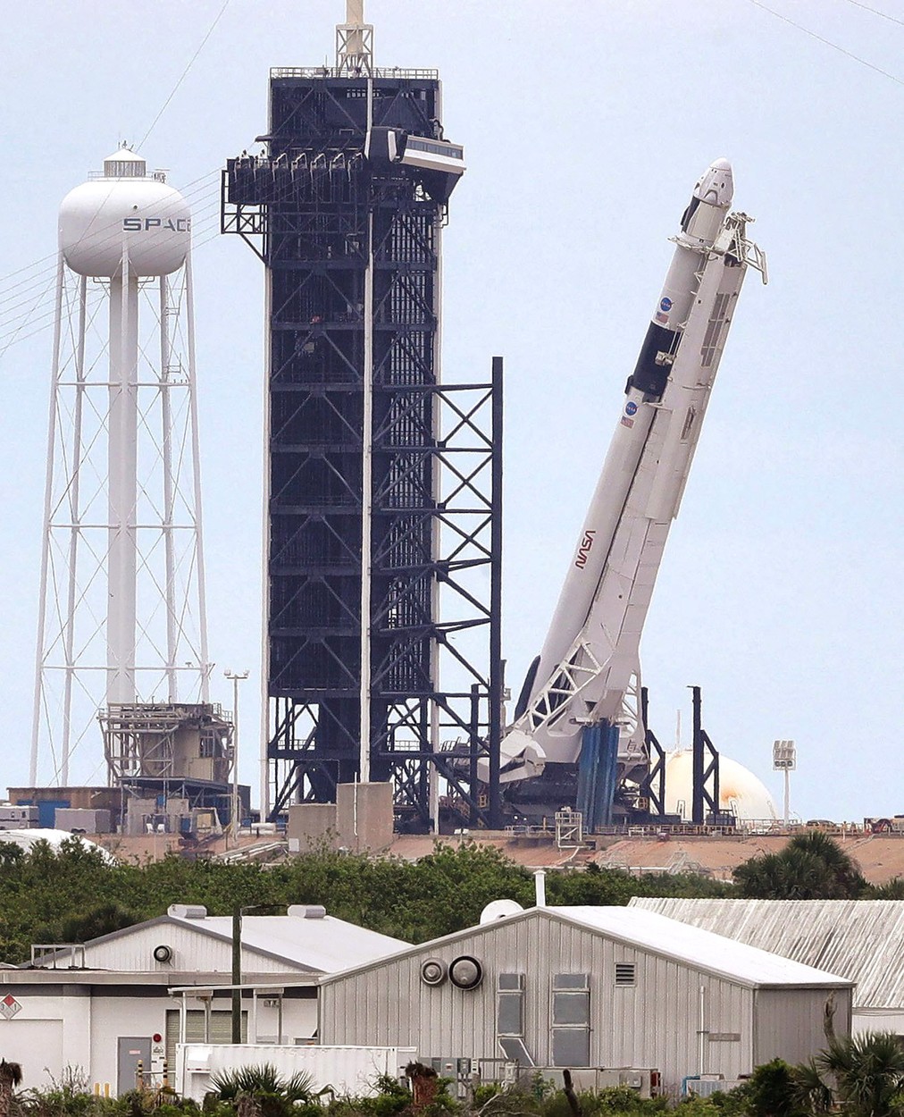 SpaceX are ambiții mari. Musk trimite încă 4 oameni în spațiu