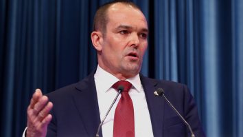 Un oficial rus demis de Putin, contestă decizia la Curtea Supremă