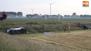 Un microbuz plin cu sezonieri români s-a răsturnat în Olanda. Doi bărbați au murit