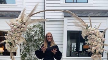 Adele a slăbit atât de mult încât este de nerecunoscut. Câte kilograme a pierdut cântăreața